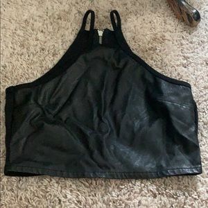 ✨ Black leather crop top ✨